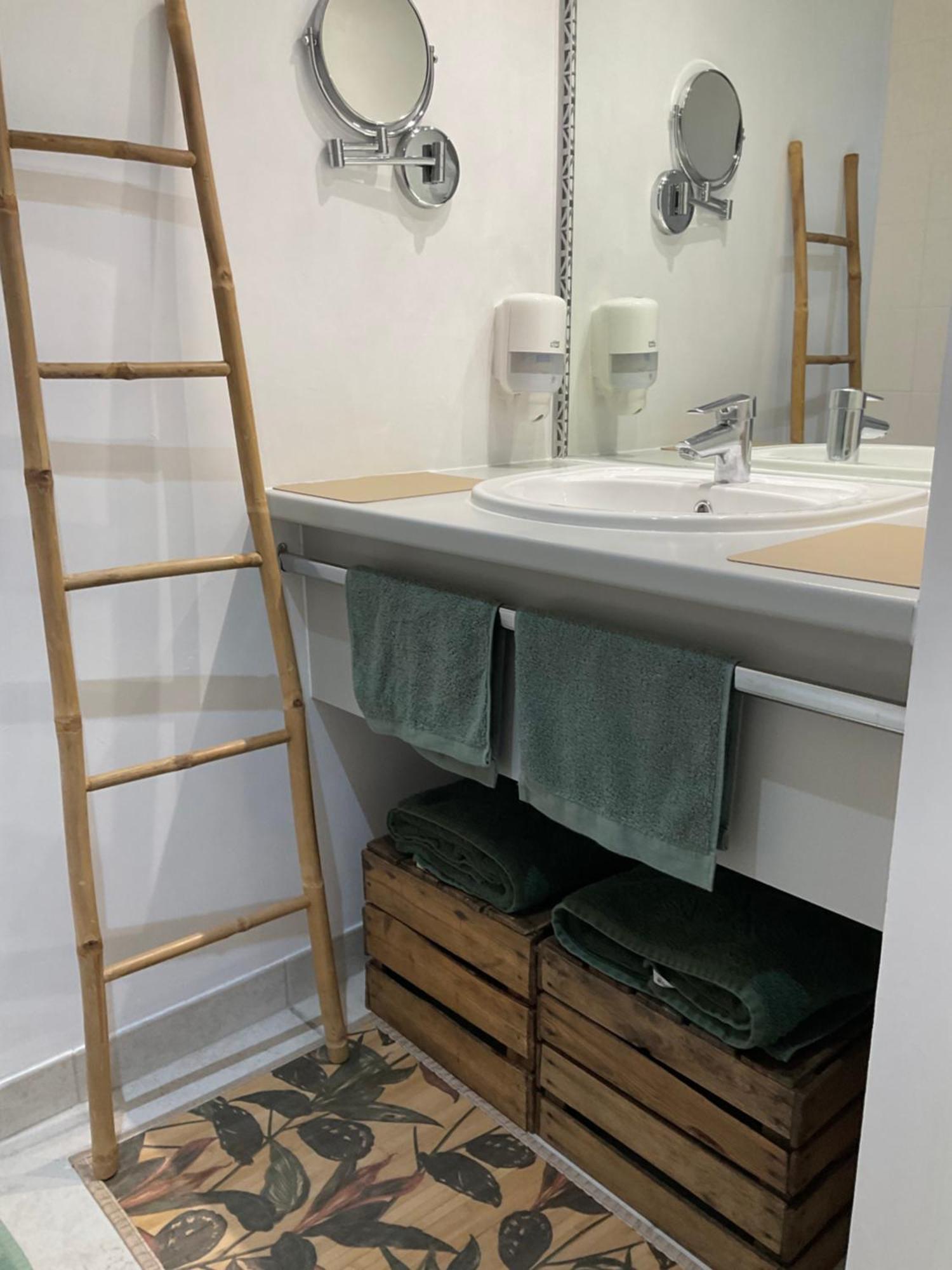 Chambres D'Hotes De L'Ancienne Auberge Thaon Екстериор снимка