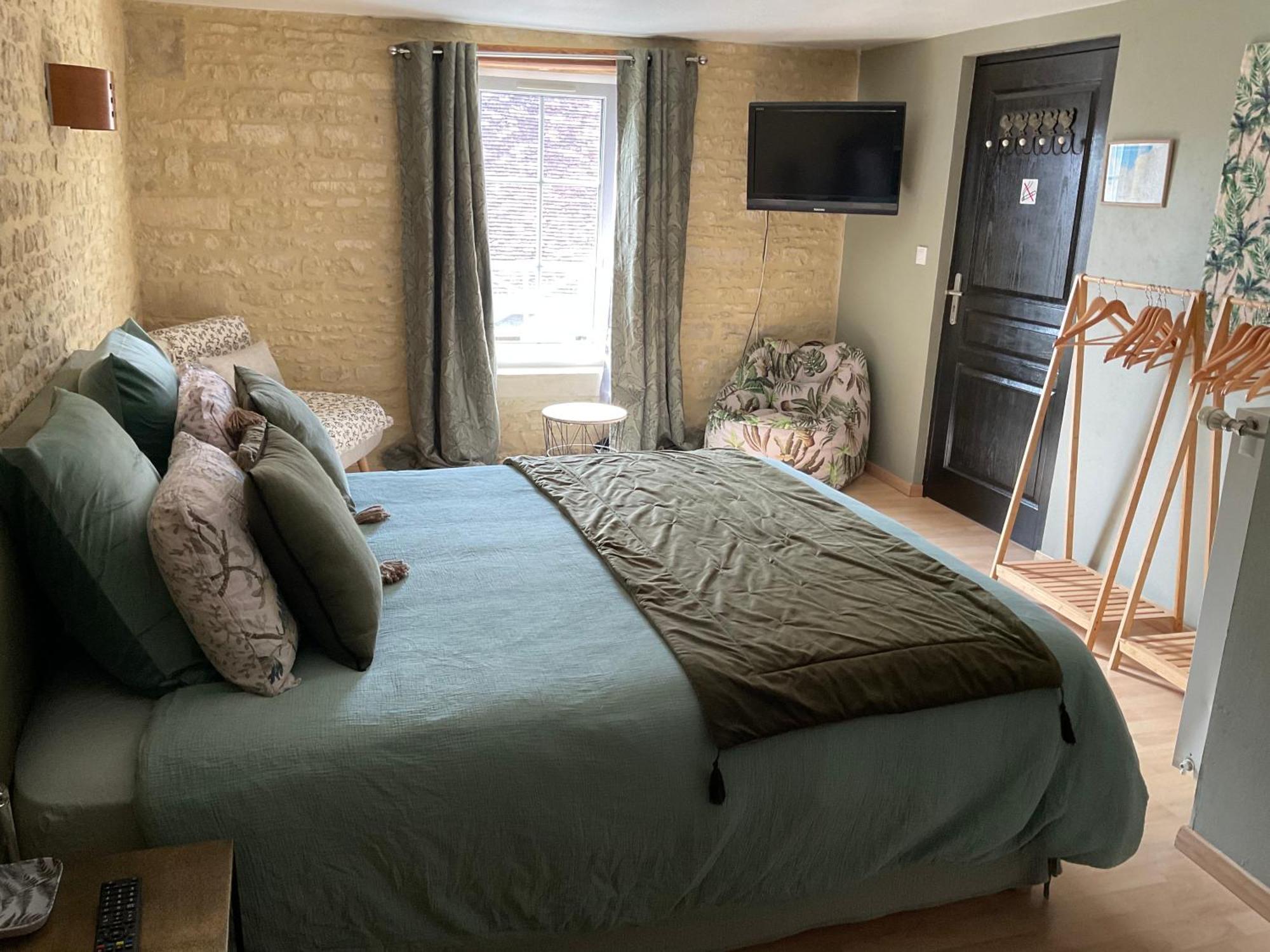 Chambres D'Hotes De L'Ancienne Auberge Thaon Екстериор снимка