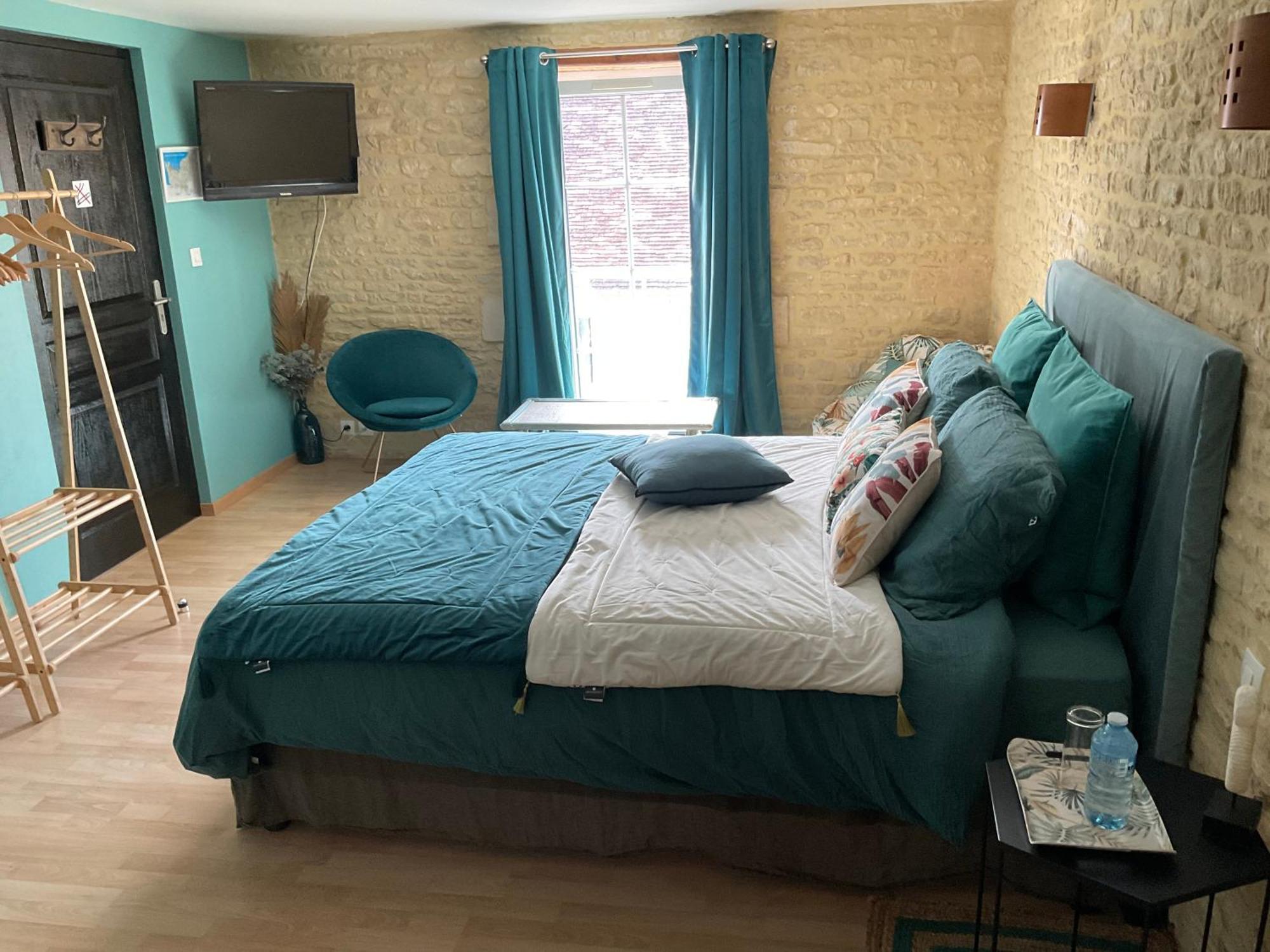 Chambres D'Hotes De L'Ancienne Auberge Thaon Екстериор снимка